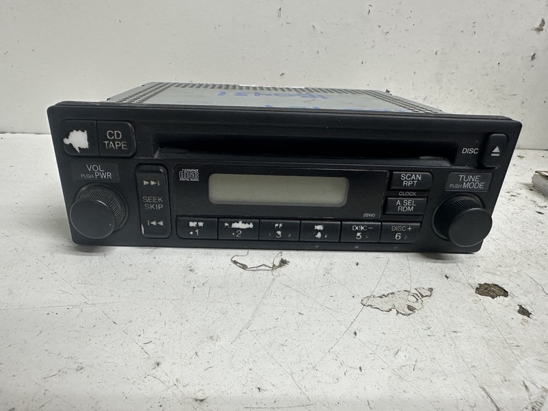 2005-2006 Honda Element Radio Stereo Single Din Disc CD Player