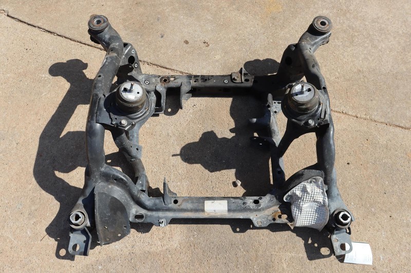 2011-2015 JEEP GRAND CHEROKEE 3.6L A/T FRONT SUBFRAME CROSSMEMBER CRADLE OEM