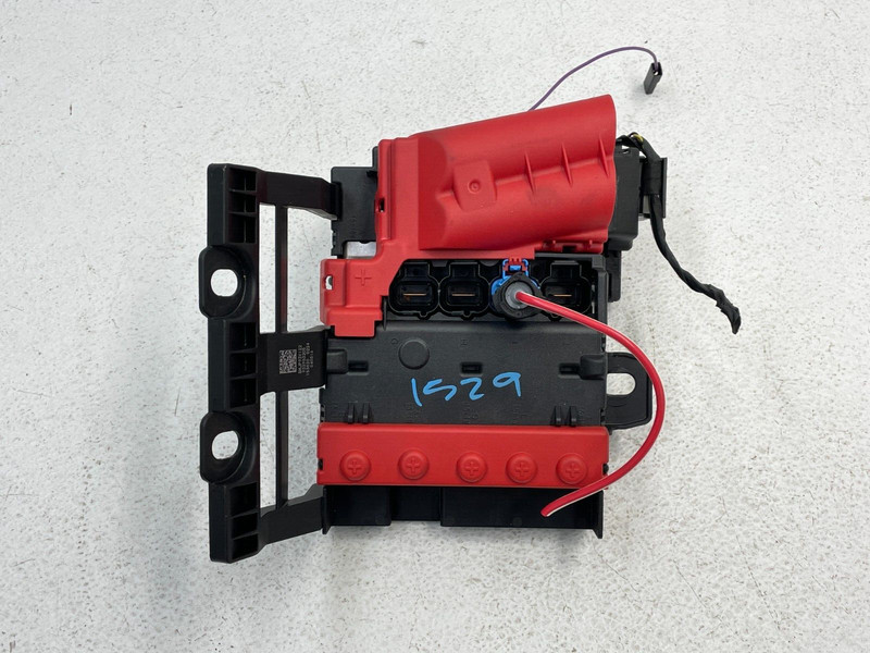 2016-2019 BMW 750i G11 G12 Positive Battery Terminal Junction Box 1529 OEM