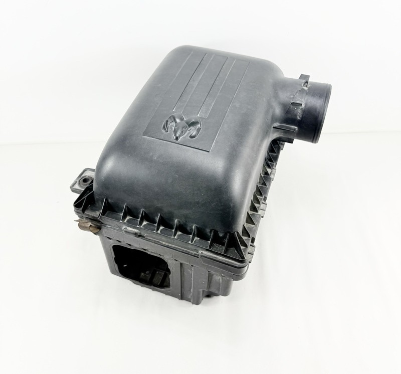2002-2005 Dodge Ram 1500 4.7L V8 Engine Air Intake Box Air Cleaner OEM