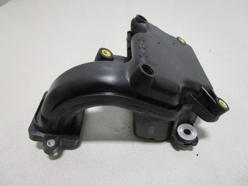 68V-13642-00-00 Yamaha 115 Hp 4 Stroke Outboard Intake Manifold #2 Assembly
