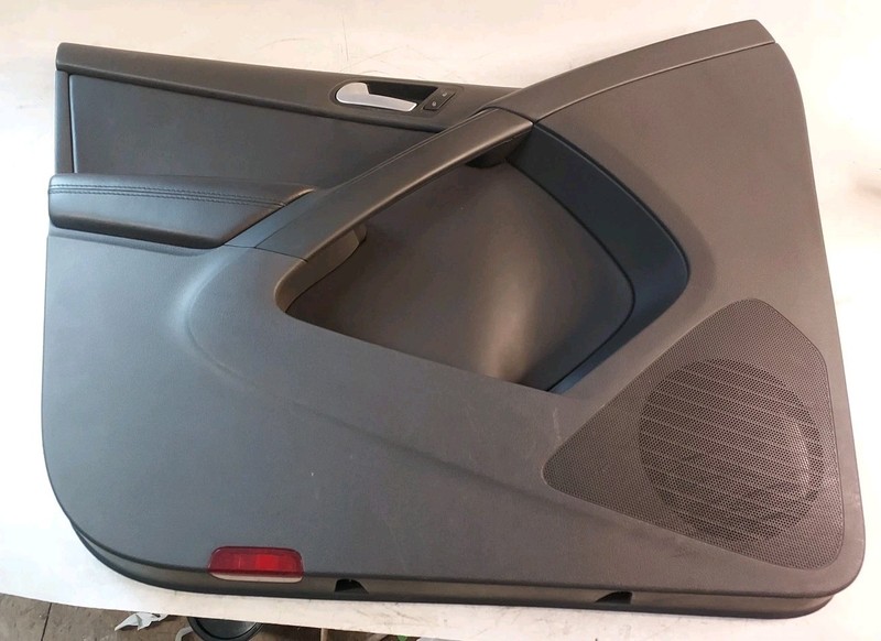 2009-2017 Volkswagen Tiguan Driver Side Left Front Door Trim Panel Black OEM
