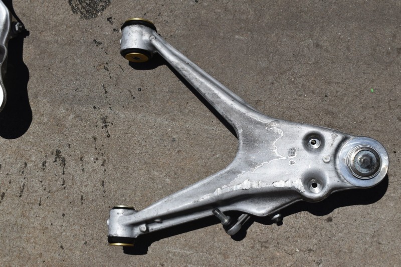 2005-13 Corvette C6 FRONT RH PASSENGER SIDE LOWER CONTROL ARM 10307579 USED OEM