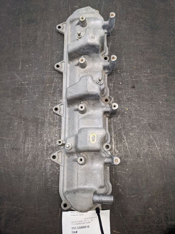 GM Valve Cover Passenger Side 2016-2021 5.3L 6.0L 6.2L Escalade OEM 1271 1176349