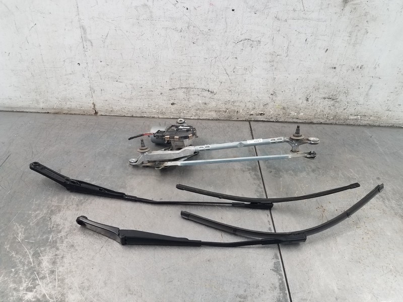 2018 Audi S4 Quattro B9 Windshield Wiper Motor / Arms #2795 VV10