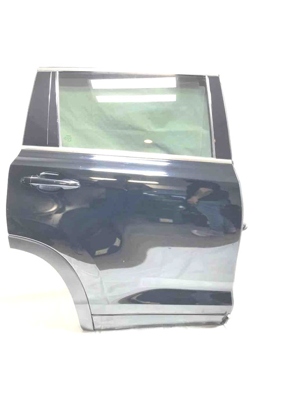14 15 16 17 18 19 Highlander RH Passenger Rear Door Black 218 Lite Scratches