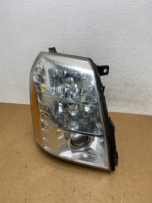 2007 - 2014 Cadillac Escalade Right Passenger Side Xenon HID Headlight AE3219 DW