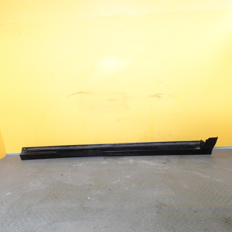 2020-2025 BUICK ENCORE GX RIGHT SIDE SKIRT ROCKER PANEL COVER MOLDING BLACK OEM