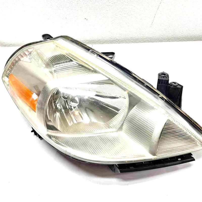 2008 Nissan Versa RH Passenger Side Head Light Lamp Assembly OEM 26010EM30A
