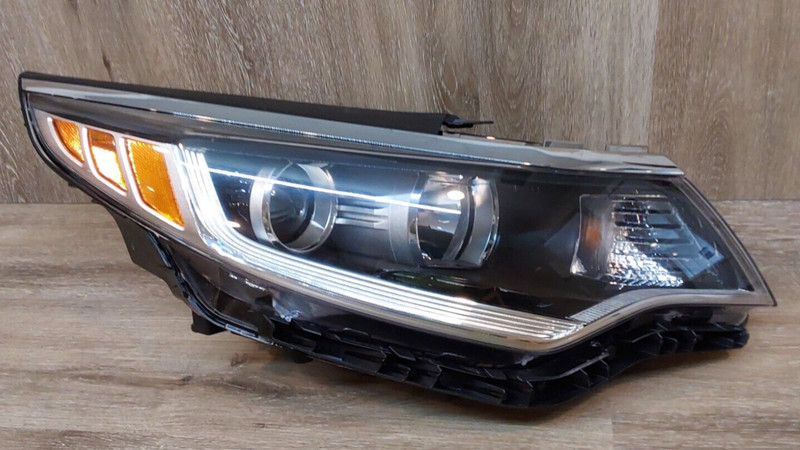 2016-18 KIA Optima Right Passenger Side Headlamp ASSY OEM PART#92102-D5000