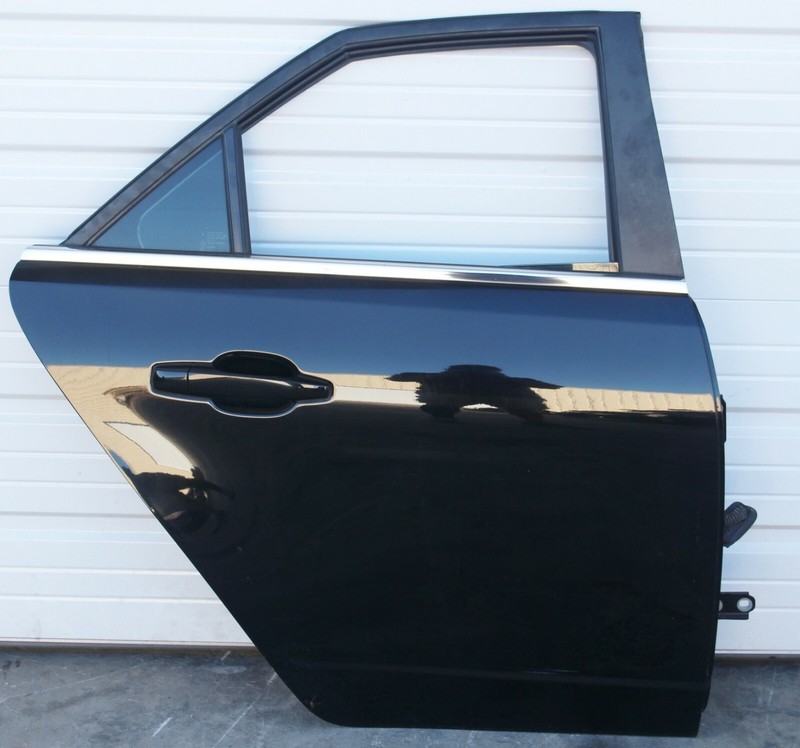 2004-2007 CADILLAC CTS V RH Rear Passenger Side Door BLACK USED OEM GM