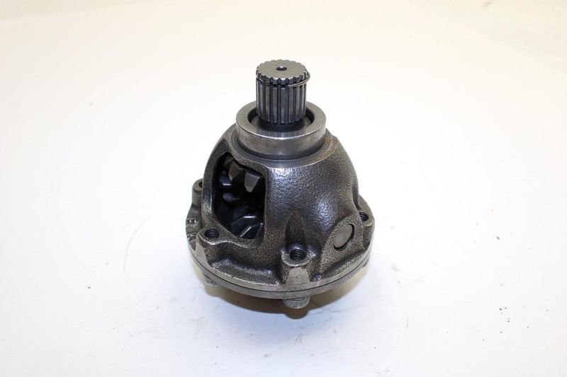 95 Suzuki Quadrunner 250 LT4WD OEM Front Differential 27411-19B00 AS17