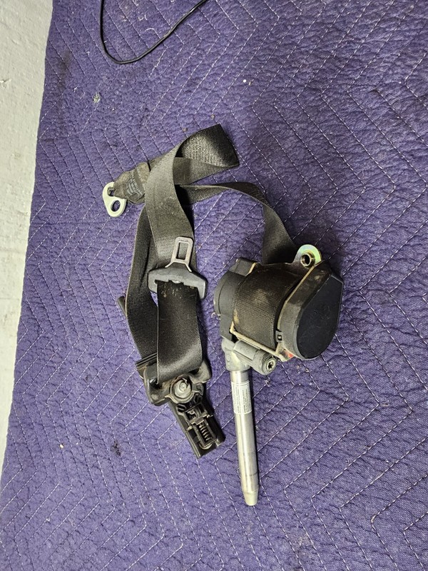 2005 Dodge Sprinter Left Seatbelt