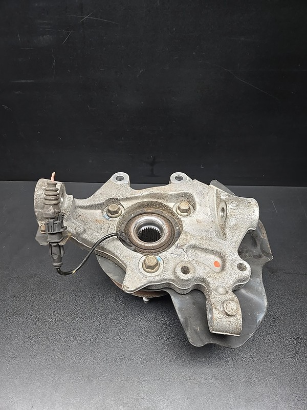 2006-2010 SATURN SKY REAR LEFT SIDE SPINDLE KNUCKLE WHEEL HUB BEARING OEM