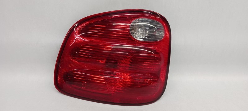 00-'04 FORD F150 Left driver Taillight OEM Grade A!