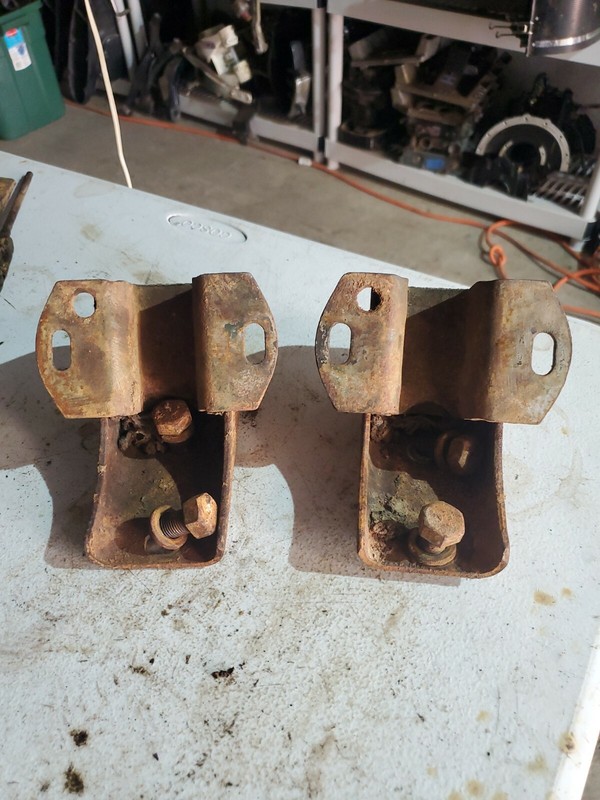 1941-48 Packard Junior R9-1 mounts