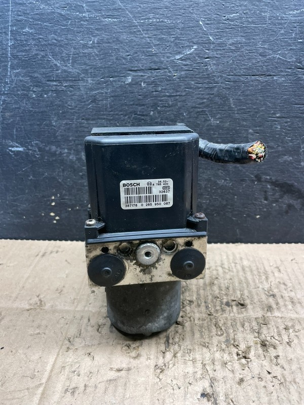 BMW X5 Series E53 ABS DSC Hydro braking unit pump 6765428 q6180 DG