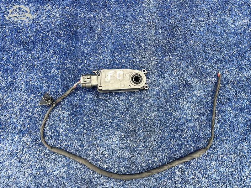 2025-2026 DODGE RAM 1500 5th Gen ACTIVE GRILLE SHUTTER MOTOR ACTUATOR OEM