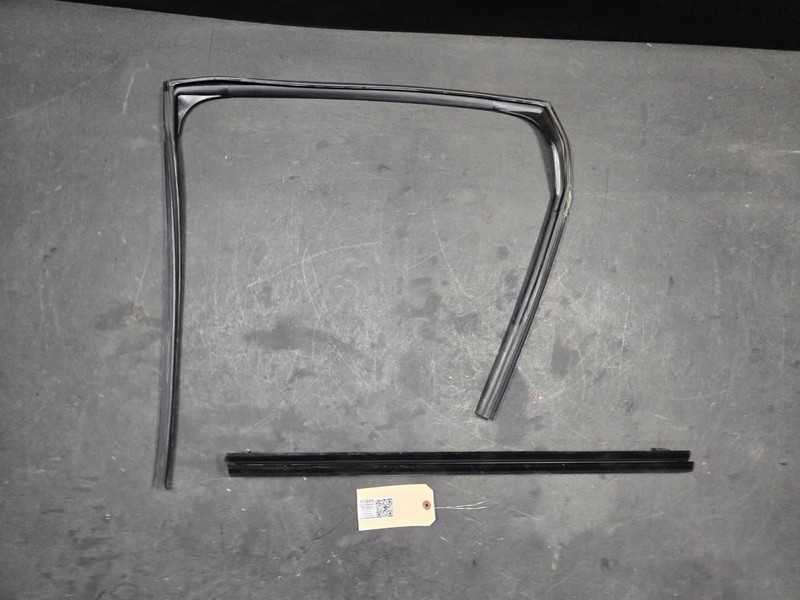 2PC Rear Left Door Window Run + Belt Weatherstrips Set 2022 Nissan Rogue 21-25