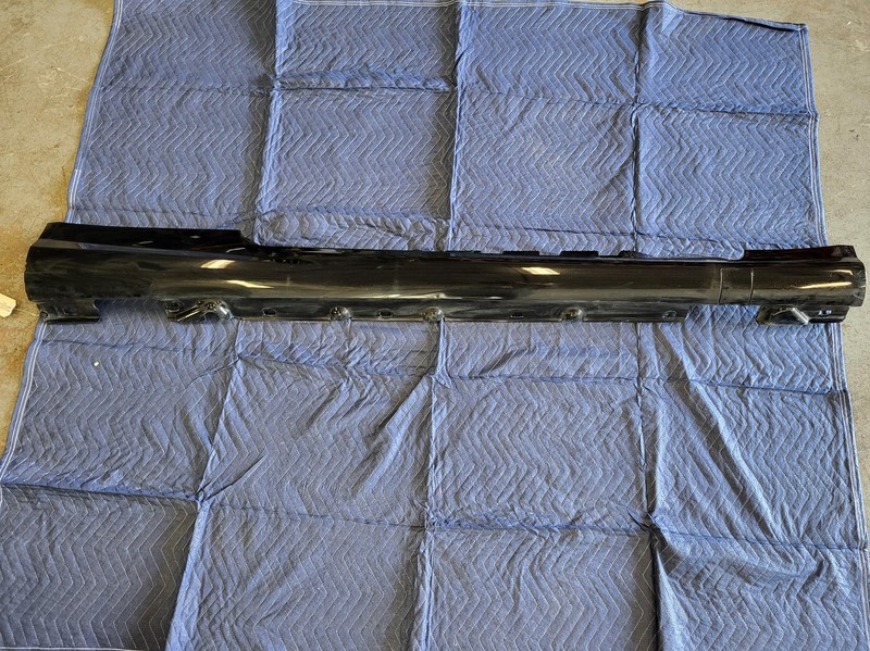 2015-2017 MERCEDES E400 COUPE Right Rocker Panel Molding A2076901840 OEM 3.0 AWD