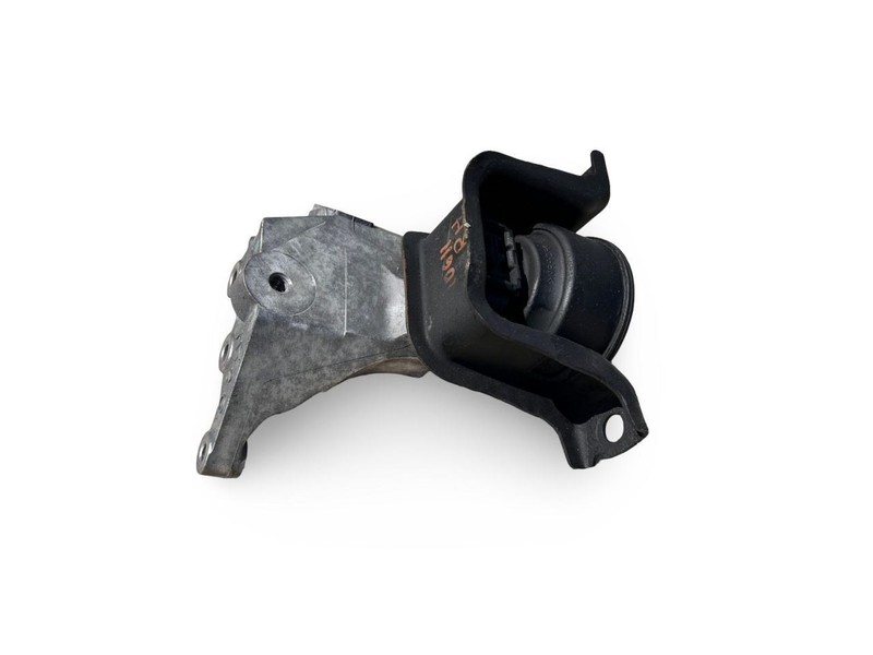 2014-2019 Nissan Sentra Right Passenger Side Engine Motor Mount Bracket