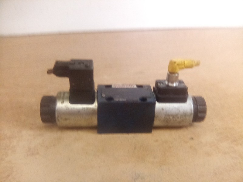 Rexroth 4WE 6 D62/OFEG24N9K4 Hydraulic Solenoid Valve
