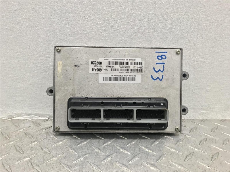 OEM 2002 JEEP LIBERTY 3.7L AUTOMATIC ENGINE COMPUTER MODULE ECU 56041606AH