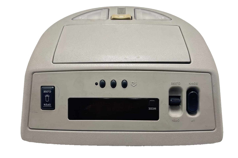 Nissan Armada LE Front Sunroof Overhead Console Dome Light 2005 P/N 264307S600