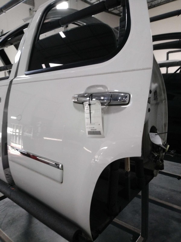 2014 GMC Yukon Left Rear Door White 487160 - Small Ding, 160K Miles