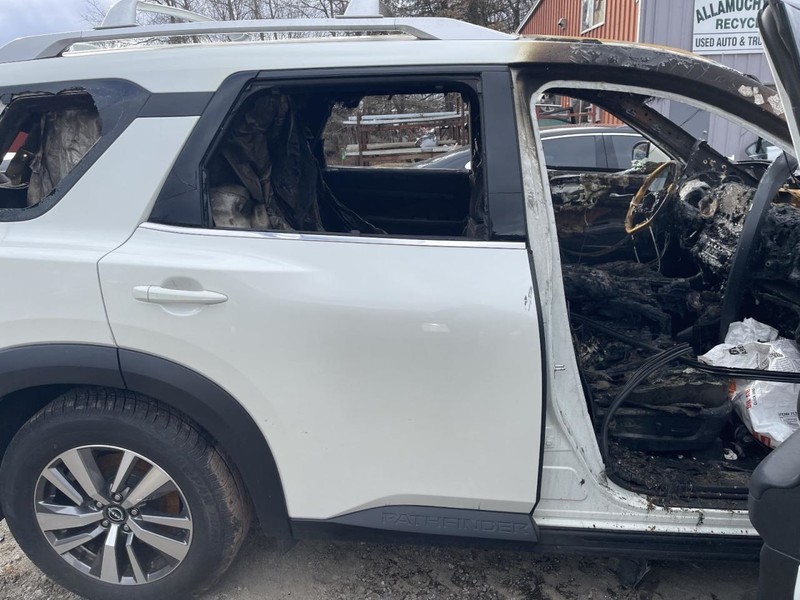 2022-2024 NISSAN PATHFINDER RIGHT ROCKER W/POST WHITE PC:QAB AT AWD 19K SL 62378