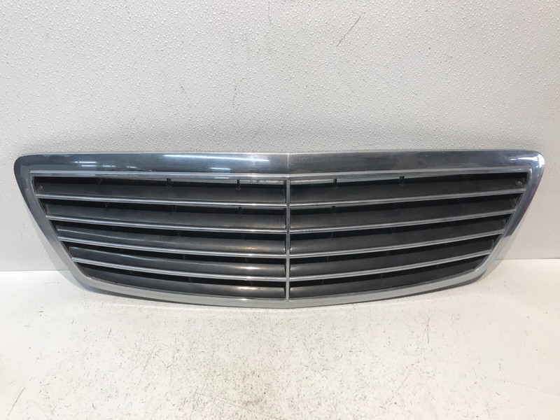 03-06 Mercedes W220 S500 Front Radiator Hood Center Grill Grille OEM A2208800583