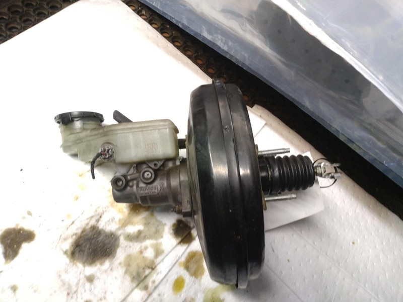 2005 Honda Odyssey Power Brake Booster OEM 3.5L Silver 133K Miles