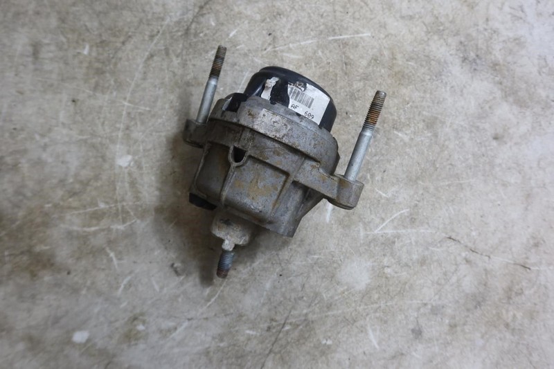 2014-2019 Chevy Corvette C7 OEM Right Passenger Engine Motor Mount 23187454