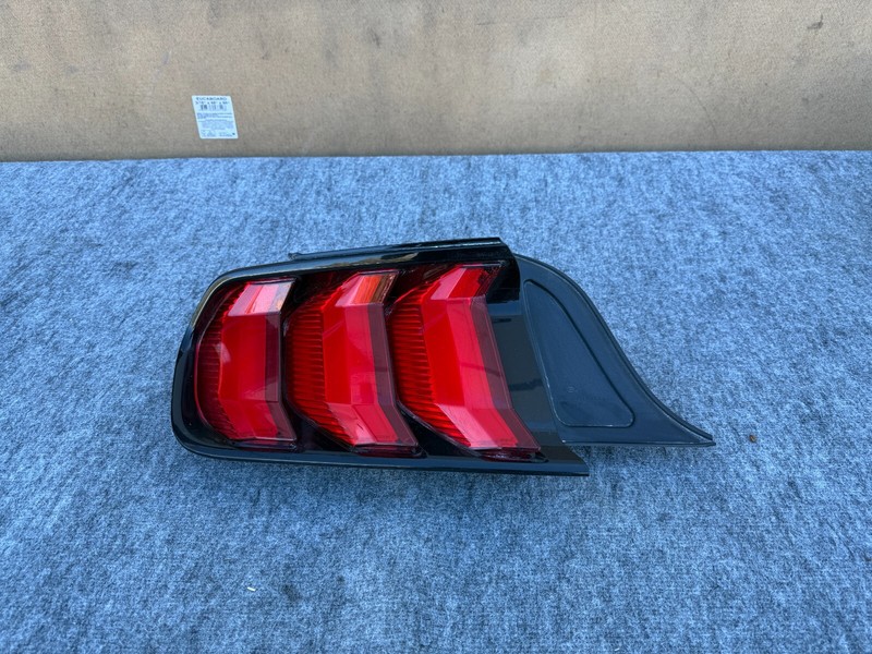 FORD MUSTANG GT 2018-2023 OEM LEFT DRIVER LED TAIL LIGHT ASSEMBLY