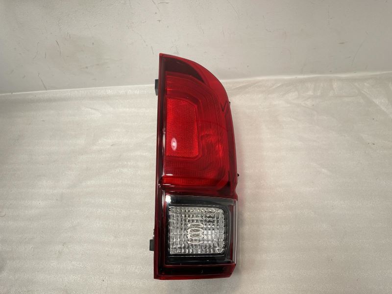 2018-2023 Toyota Tacoma Right Passenger Side Tail Light Has A Scratch Crew Cab