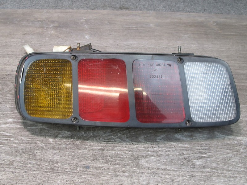 1978-1986 PORSCHE 928 S REAR LEFT DRIVER SIDE TAIL BRAKE LIGHT LAMP