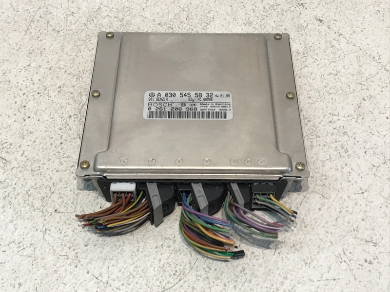98-00 Mercedes Benz W211 E320 Engine Control Module ECM ECU OEM A0305455832