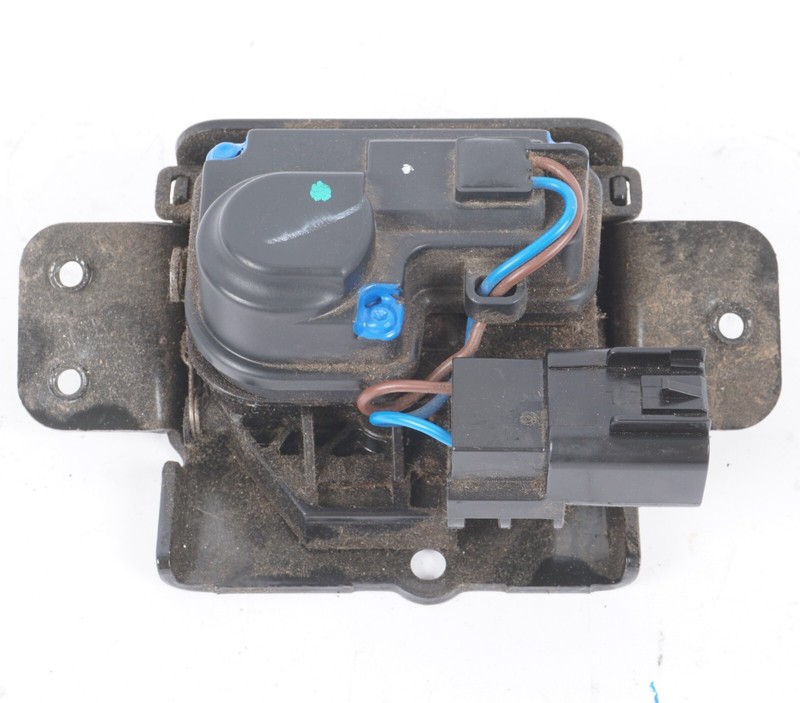 07 - 14 CHEVROLET TAHOE TAILGATE LIFTGATE LOCK LATCH ACTUATOR OEM