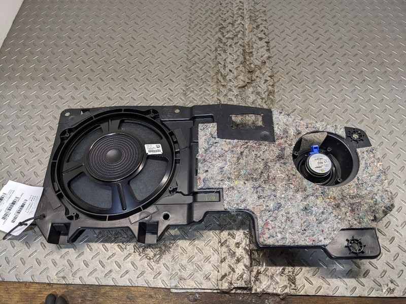 08-15 Cadillac CTS-V Bose Subwoofer Speaker Passenger Quarter Panel1185838
