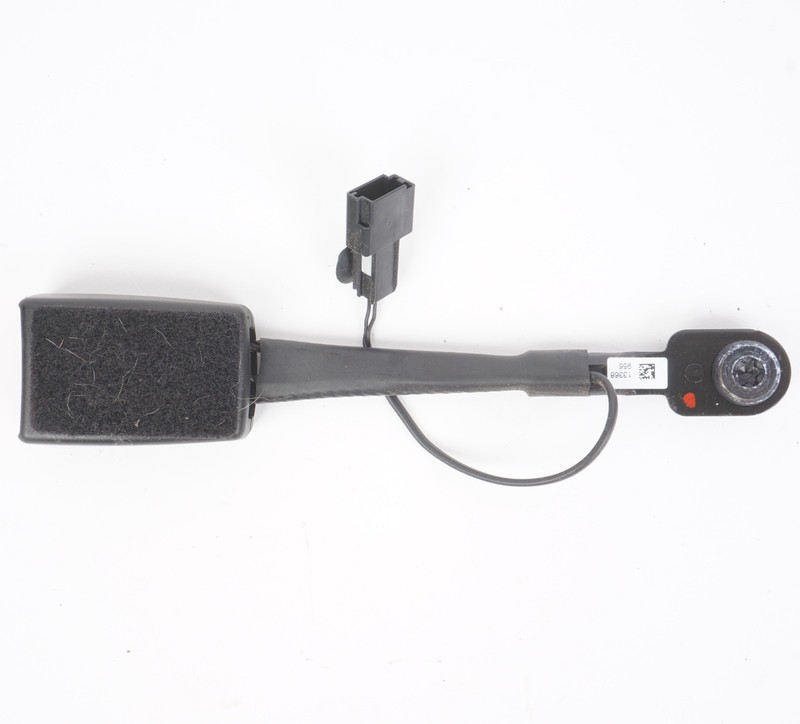 2016 - 2019 Buick Cascada Premium Front Right Passenger Seat Belt Buckle OEM
