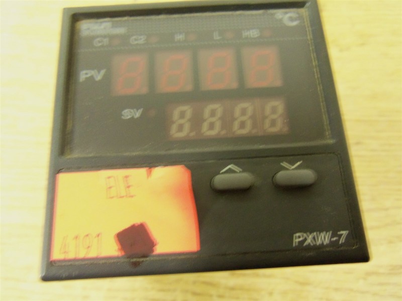 Fuji Electric PXW-7 Nab1-8V000 8F4127T Temperature Controller *FREE SHIPPING*
