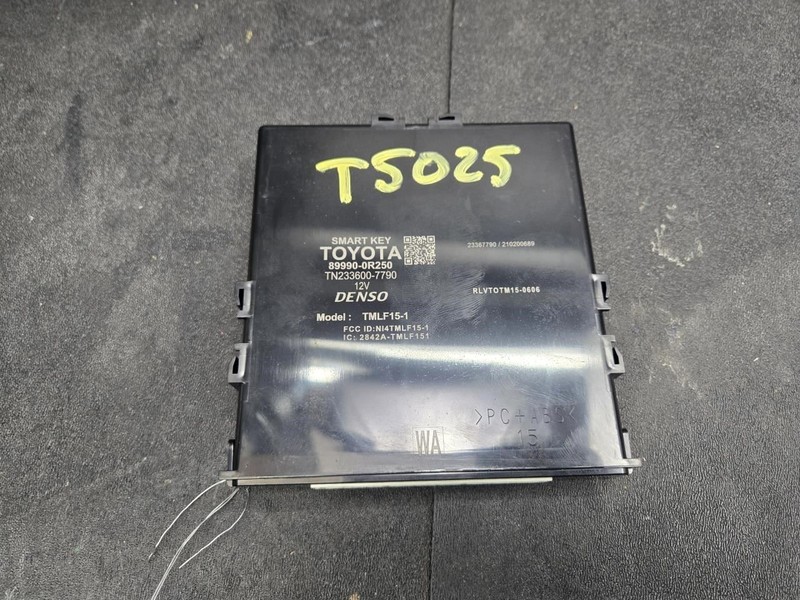 Keyless Entry Control Module 2021 Toyota RAV4 89990-0R250 2022 2023 2024