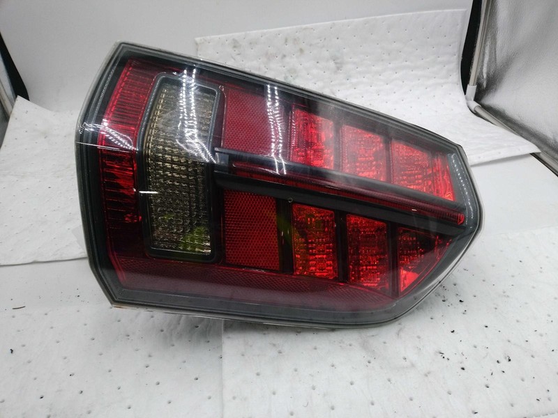 2014 Chrysler 300 Right Tail Light Assembly White OEM 644212 Used 290K Miles