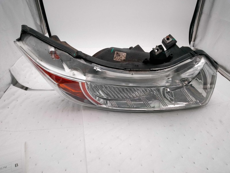 2009 Honda Civic Right Headlight Assembly OEM 27516 Used 195K Miles