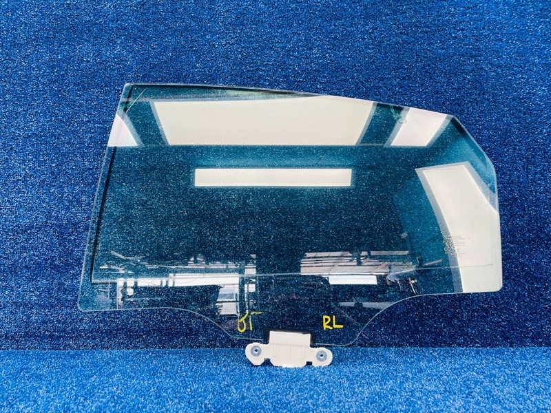 2015-2017 CHRYSLER 200 REAR LEFT DRIVER SIDE DOOR WINDOW GLASS OEM