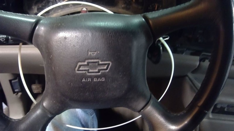 2001-2002 Chevy SILVERADO Driver Steering Wheel Air Bag Chevy Logo