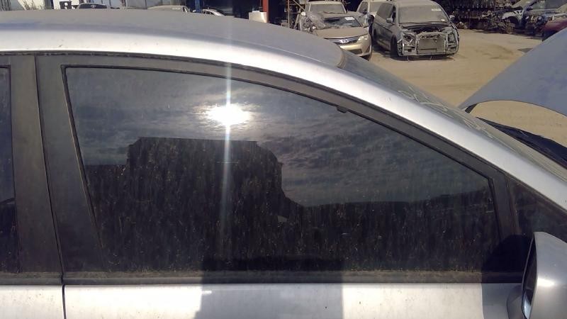 Front Door Glass/window NISSAN VERSA Right 07 08 09 10 11 12