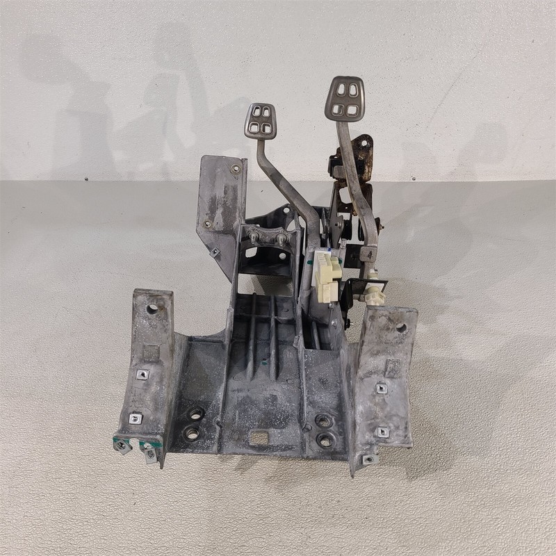 97-04 Corvette C5 Clutch Brake Pedal Assembly With Bracket Manual Trans Aa7493
