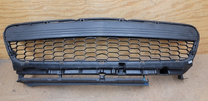 2006 2007 2008 2009 MAZDA 3 Sport GTFRONT BUMPER LOWER GRILLE OEM "DAMAGED"