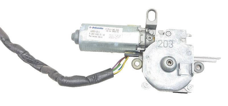 01-11 Mercedes W203 C230 E320 CLS500 C240 Sunroof Sun Roof Motor 2038203142 OEM